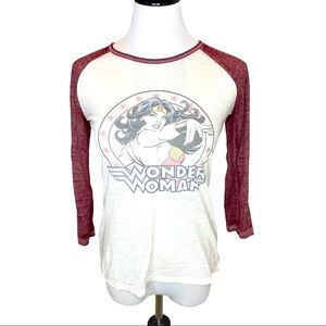 Wonder Woman Graphic Tee 3/4 Sleeve Size XS